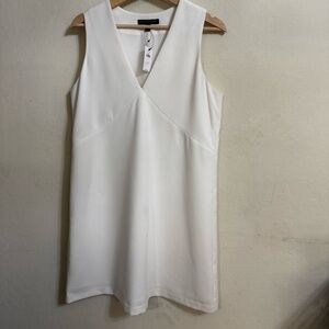 Banana Republic White Sheath Dress with V-Neck for Cocktail Size 6 new with tags